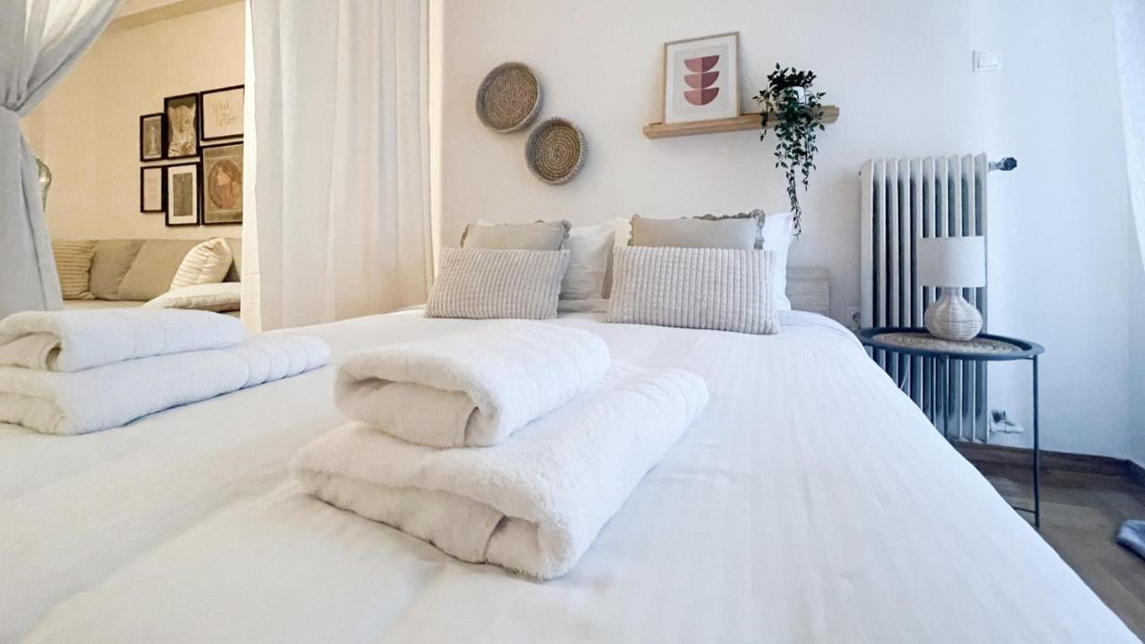 Boho Chic 2Br Apartment In The Center Of Atene Esterno foto